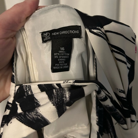 New Directions Black and White Patterned Dress - Picture 3 of 3